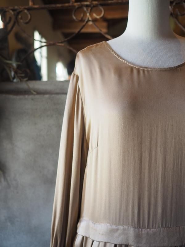 クラシカルワンピース長袖シルク100％キャメル - Sa-Rah Market