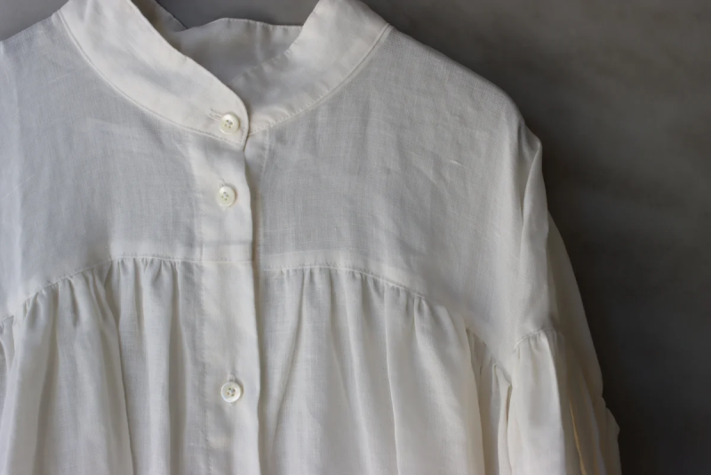 SA-RAH スタンドネックピンタックワンピース ブルーチェックリネン サラ SA-RAH スタンドネックピンタックワンピース ブルーチェック