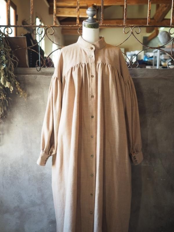 sa-rah スタンドネックギャザー　ワンピース スタンドネックギャザーワンピース長袖ウールミルクセーキ