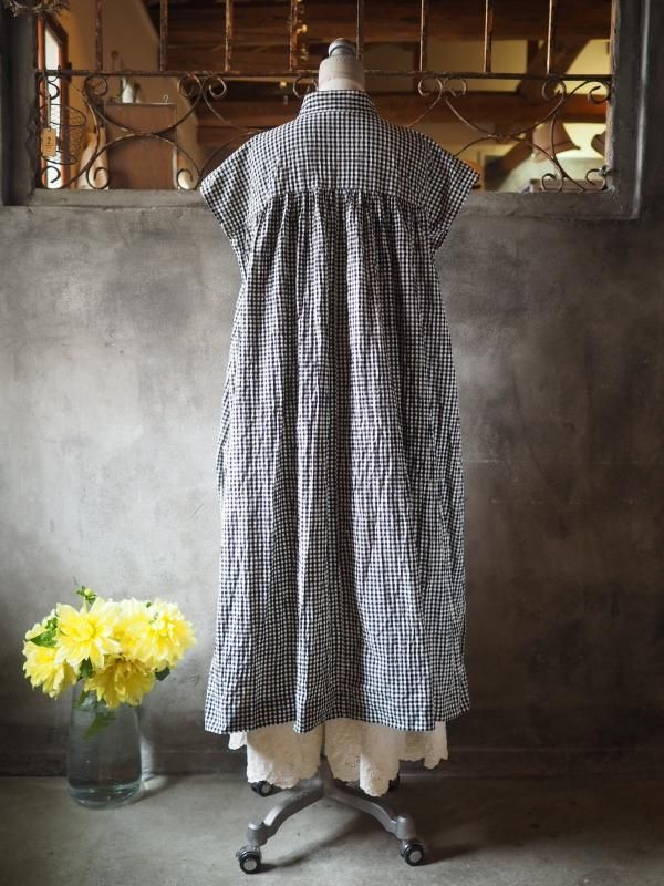 スタンドネックギャザーワンピース フレンチスリーブギンガムブラック