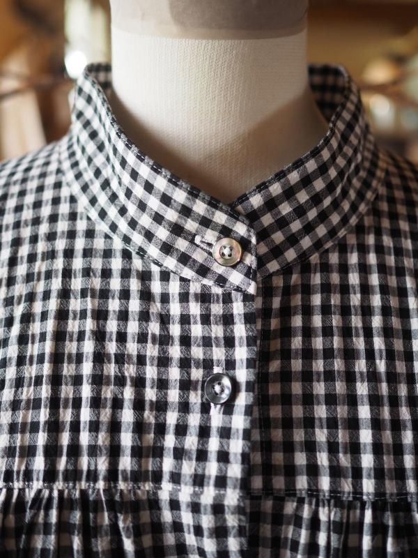 スタンドネックギャザーワンピース フレンチスリーブギンガムブラック