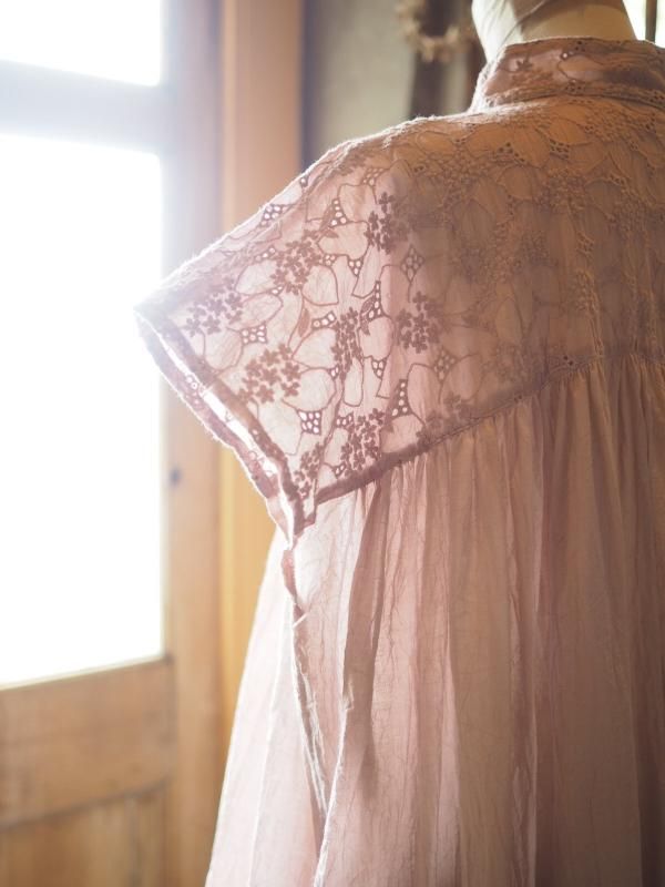 sa-rah スタンドネックギャザー　ワンピース スタンドネックギャザーワンピース長袖ウールミルクセーキ