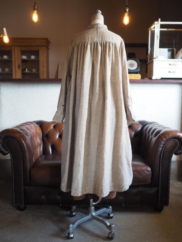 sa-rah チビ衿ギャザーワンピース・長袖 リネン グリーン チビ衿ギャザーワンピース・長袖ウールリネン杢ベージュ - Sa