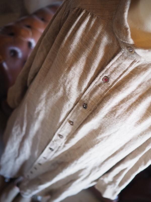 【美品】長袖ギャザーワンピース/FREE/リネン/ブラウン/01194-1354 セール】リネンギャザーワンピース（ワンピース）｜URBAN