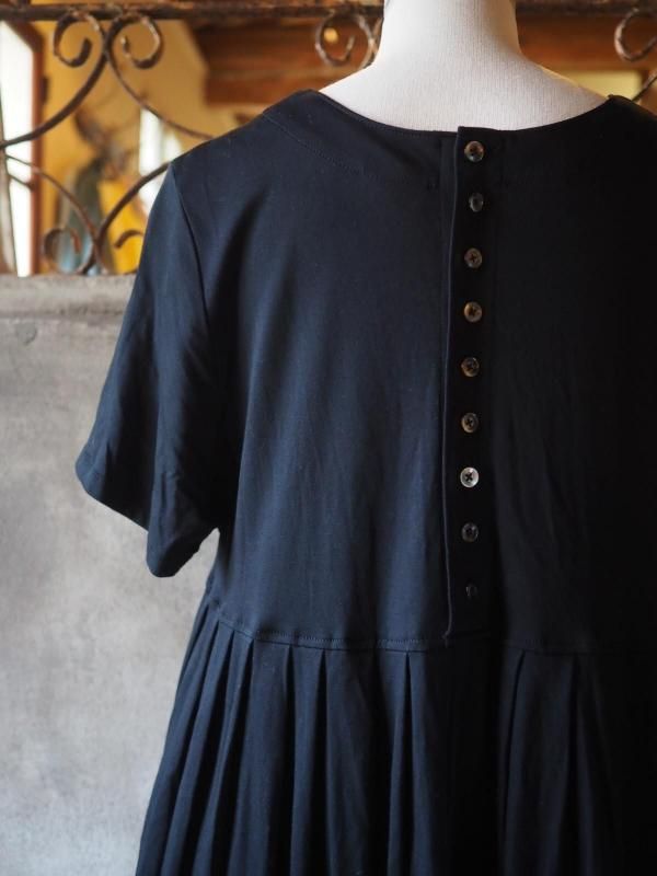 MARK&LONAブラック ワンピース 半袖 ロングワンピース .-- SHANNON （ブラック） -MANGO - マンゴ