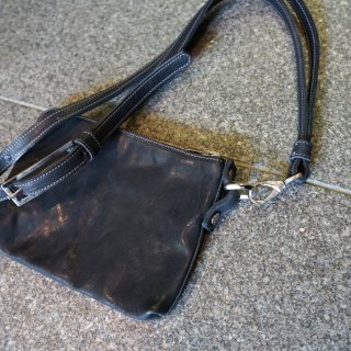 incarnation horse leather pouch with strap #2 small(31611T-8600)