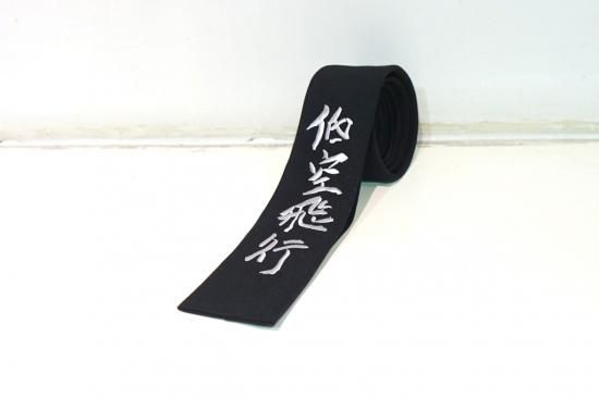 YOHJI YAMAMOTO エンブロイダリー スクエアタイ”低空飛行”(HC