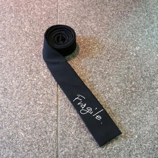 yohji yamamoto FRAGILE 刺繍 ネクタイ