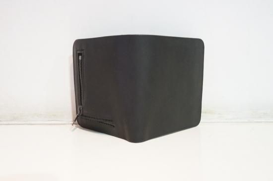 ISAMUKATAYAMA BACKLASH GUIDIオイルカーフ二つ折りウォレット