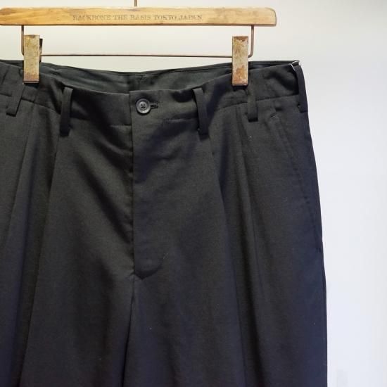 YOHJI YAMAMOTO HOMME シワギャバ 2タック パンツ(HX-P17-100) YOHJI YAMAMOTO HOMME シワギャバ 2タック パンツ(HX-P17-100)