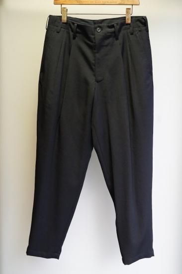 YOHJI YAMAMOTO HOMME シワギャバ 2タック パンツ(HX-P17-100) YOHJI YAMAMOTO HOMME シワギャバ 2タック パンツ(HX-P17-100)