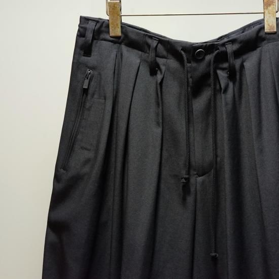 YOHJI YAMAMOTO HOMME シワギャバ 定番バルーンパンツ(HJ-P04-100) YOHJI YAMAMOTO HOMME シワギャバ 定番バルーンパンツ(HJ-P04-100)