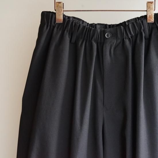 YOHJI YAMAMOTO HOMME シワギャバ 九分丈ギャザーパンツ(HS-P10-100) YOHJI YAMAMOTO HOMME シワギャバ 九分丈ギャザーパンツ(HS-P10-100)