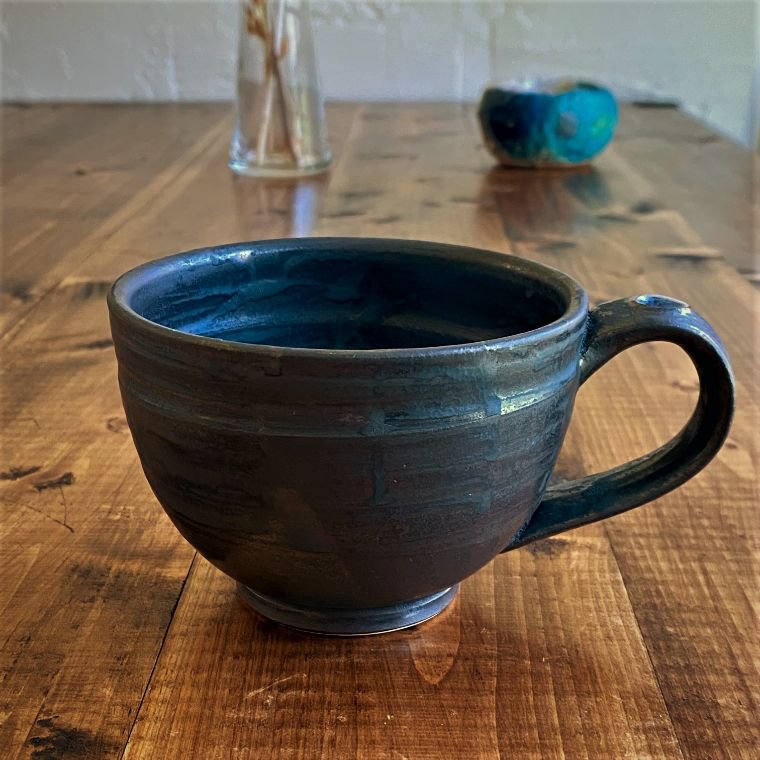 夢かふう」陶器と琉球ガラスのカップ 黒色１