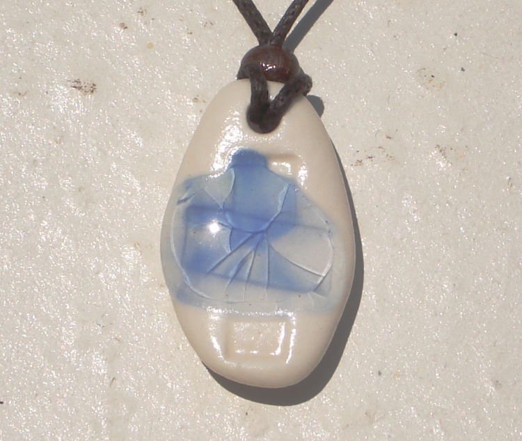 陶器と琉球ガラスのネックレス[ミドルサイズ]ヤチムン 白色 NO-39