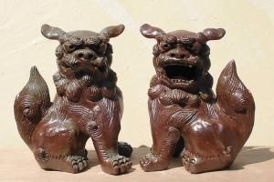 門柱や屋根の上に飾る迫力のある大きなサイズのシーサー|シーサー