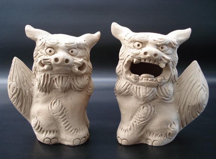 特豆シーサー やちむん ベージュ色