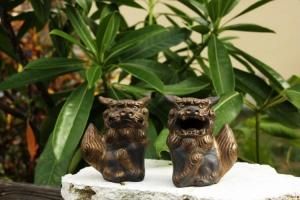 赤絵横向き立ちシーサー 特大 沖縄のシーサー専門店 通販 S-121