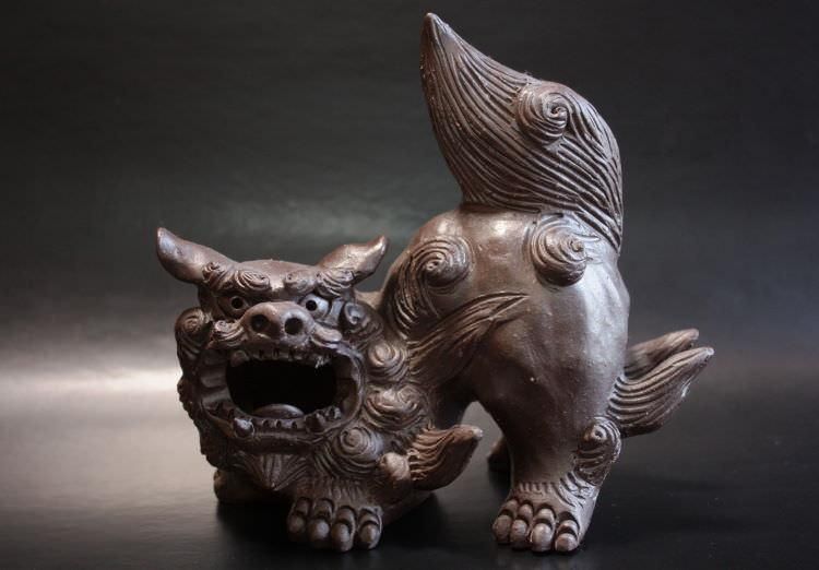 シーサー 1匹 やちむん 一匹物】威嚇シーサー[焼き締め色]