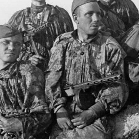 L50's ROMANIAN A. S.LEAF CAMO S(NOS), THE FIFTH STREET MARKET