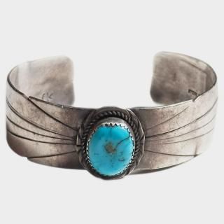 OLD NAVAJO T. SILVER BANGLE