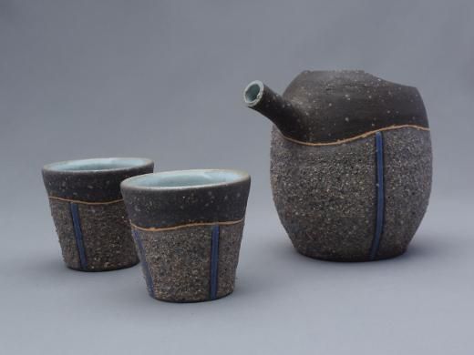 熔砂青釉酒器set - 大きな手「手作りのぬくもりあふれる逸品」 熔砂青釉酒器set - 大きな手「手作りのぬくもりあふれる逸品」