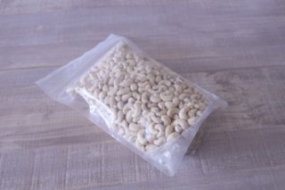 カシューナッツ　Raw Cashew Nuts