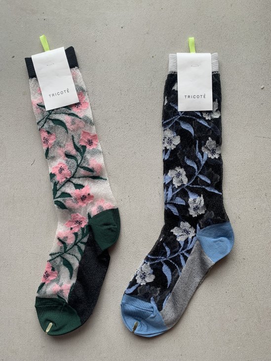 <img class='new_mark_img1' src='https://img.shop-pro.jp/img/new/icons20.gif' style='border:none;display:inline;margin:0px;padding:0px;width:auto;' />FLOWER SHEER SOCKS