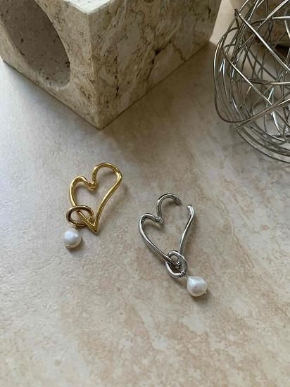 heart motif pearl ear cuff