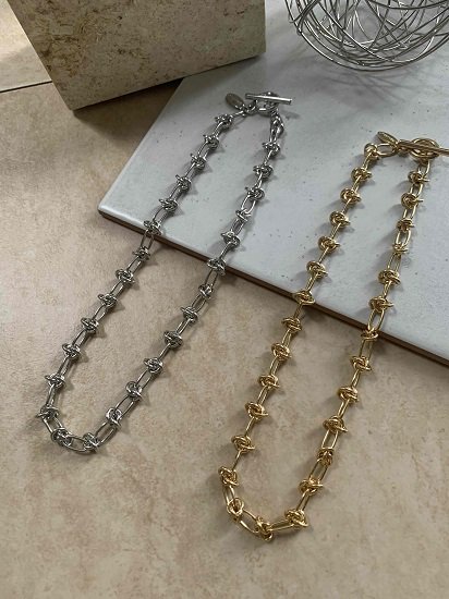 <img class='new_mark_img1' src='https://img.shop-pro.jp/img/new/icons15.gif' style='border:none;display:inline;margin:0px;padding:0px;width:auto;' />design chain short necklace