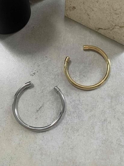 simple line bangle