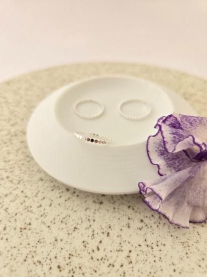 <img class='new_mark_img1' src='https://img.shop-pro.jp/img/new/icons13.gif' style='border:none;display:inline;margin:0px;padding:0px;width:auto;' />Flat Grainy Ring (SLV)