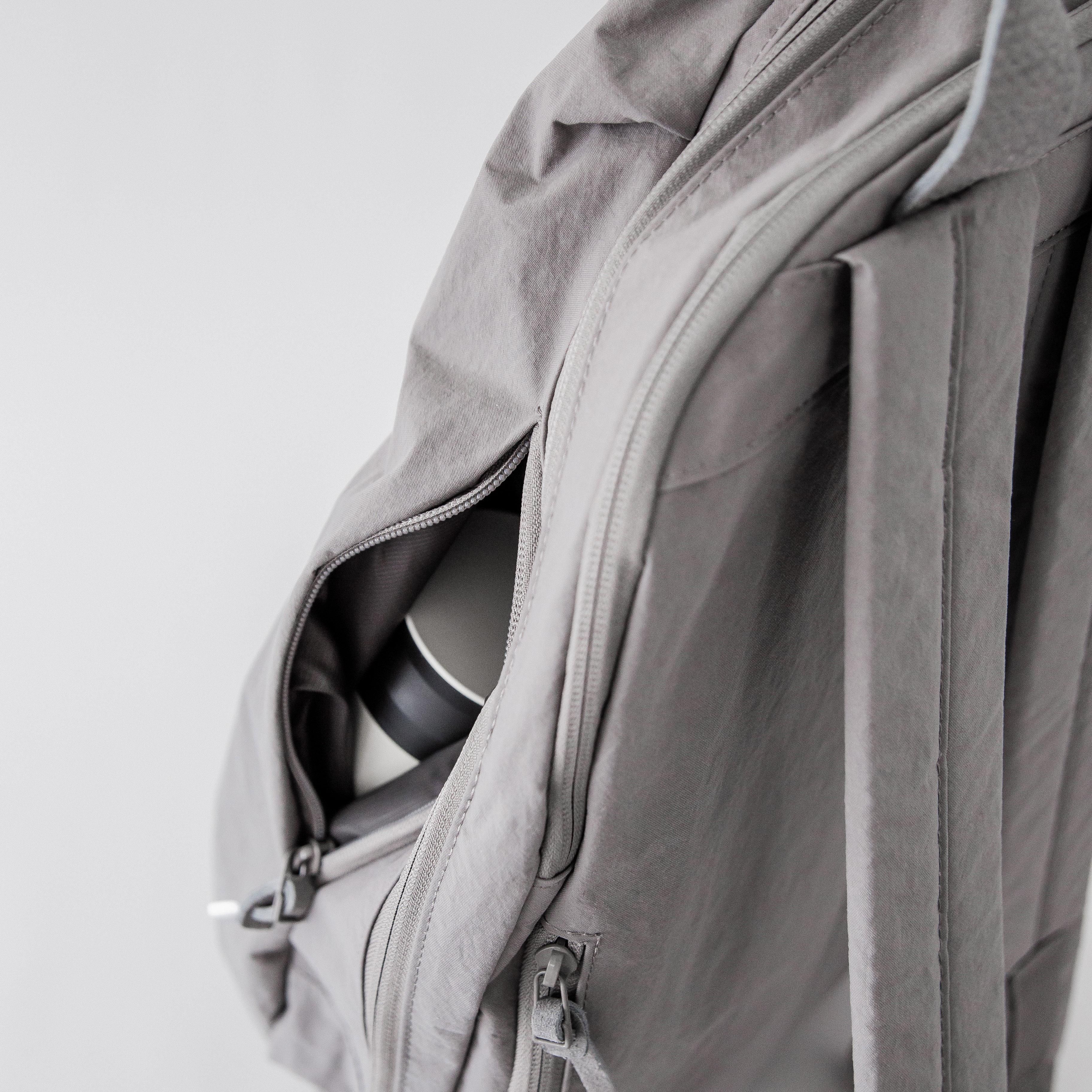 アヌンフォルド WRAP PACK リュック グレー　ANUNFOLD ANUNFOLD / “WRAP” PACK [ リュック・バックパック ] - HOEK