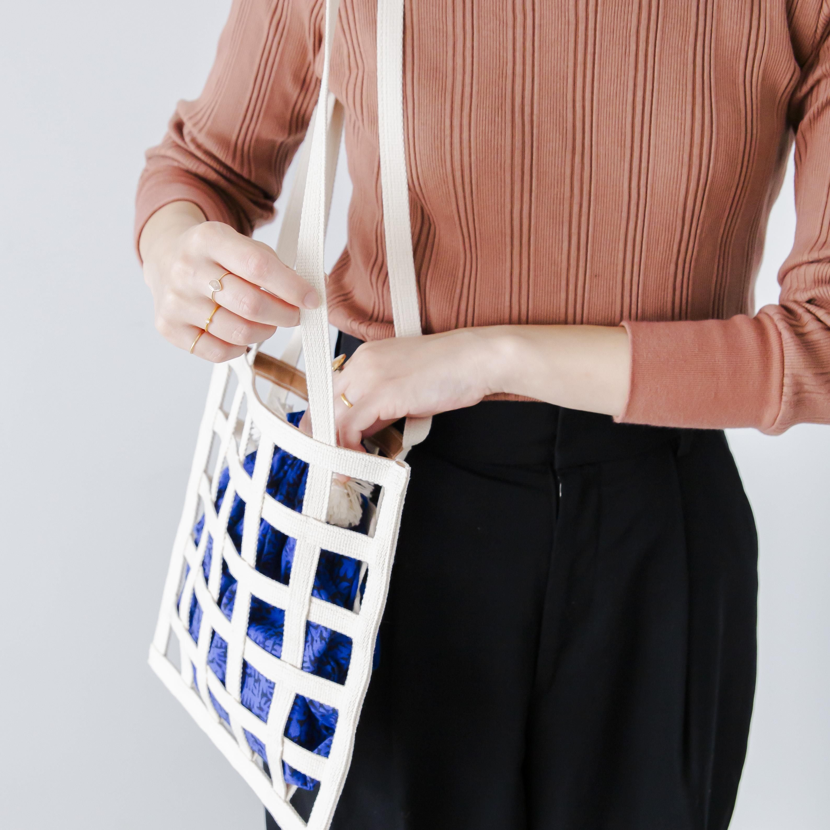 Kazumi Takigawa 瀧川かずみ / GRID TOTE S (Natural) - HOEK