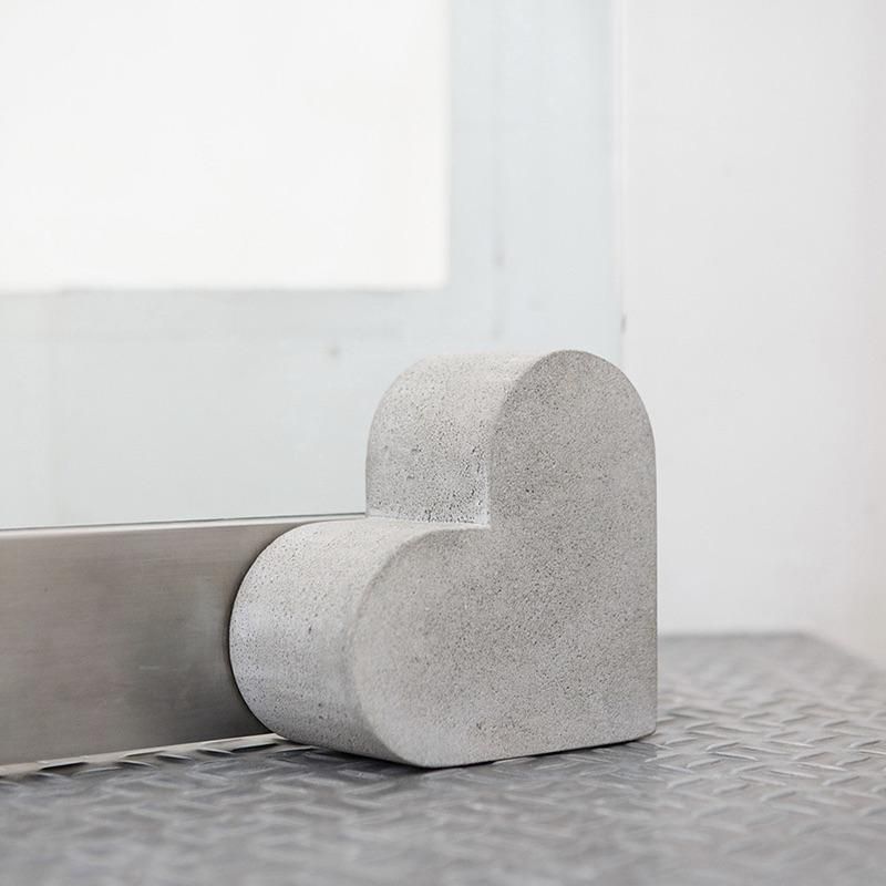 E&Y<br />CONCRETE HEART