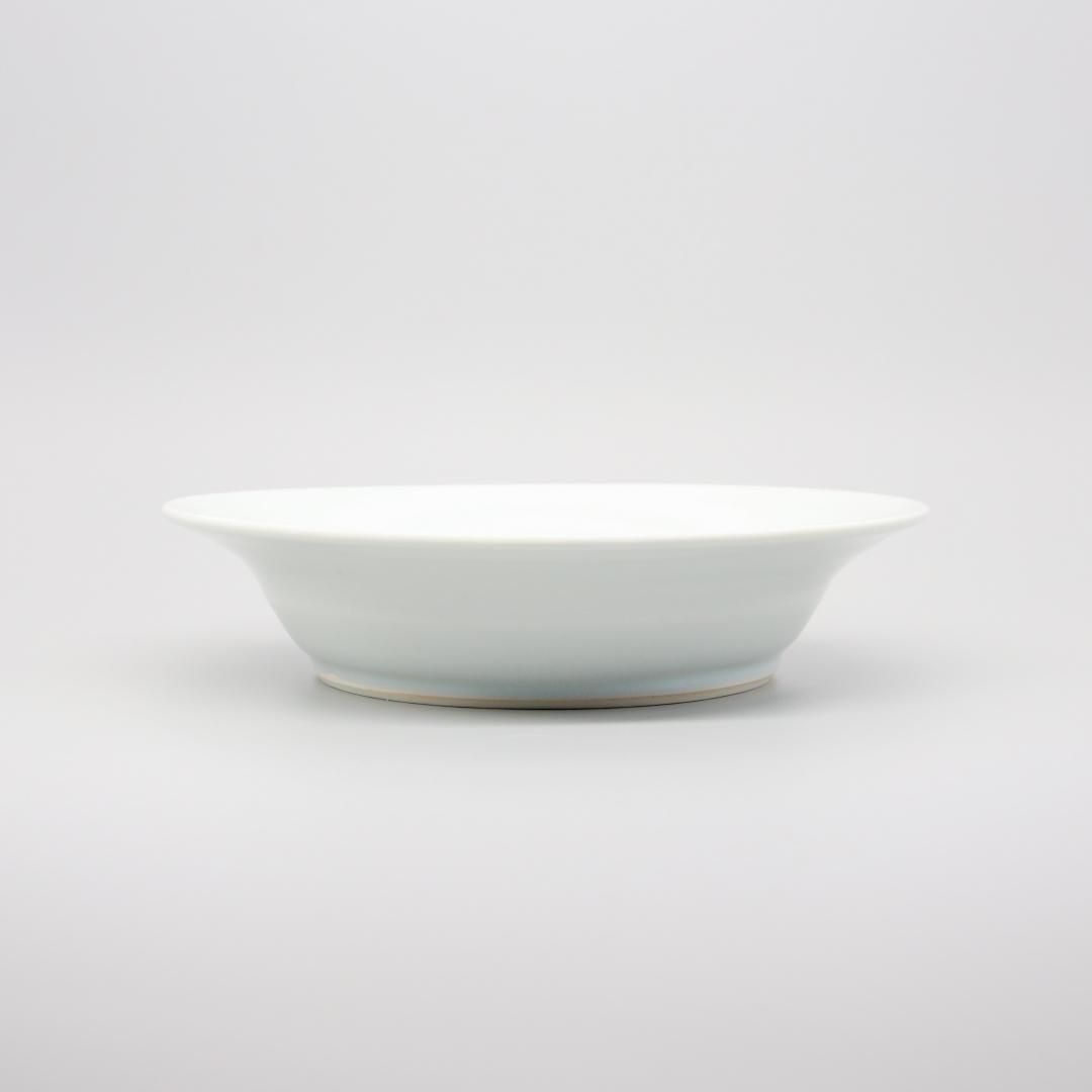 柏木千繪 リム皿 磁器 白磁 8寸 八寸 大皿 ワンプレート 新品 新入荷から、柏木千繪・リムボウル（大）。8寸ほどのサイズ。千