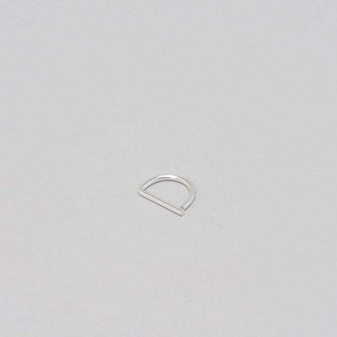 _Fot<br />round wire ring S_form _ silver