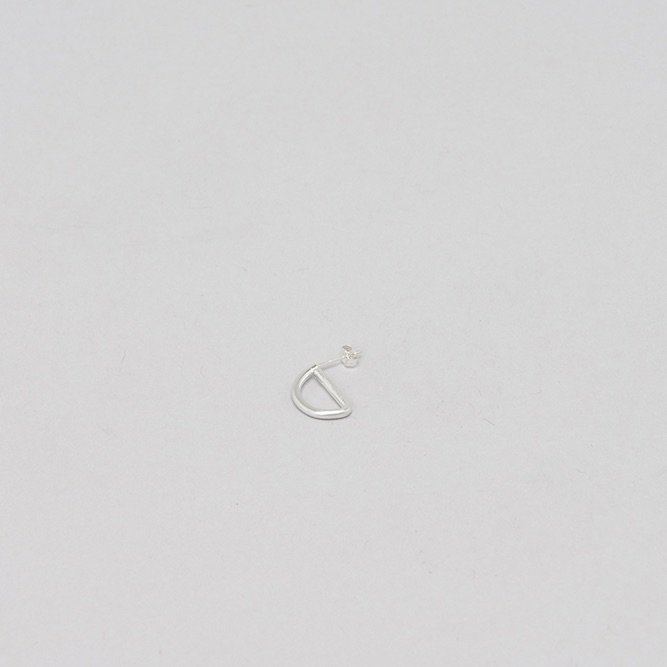 _Fot<br />round wire earring _form (Pierced earring) _ silver