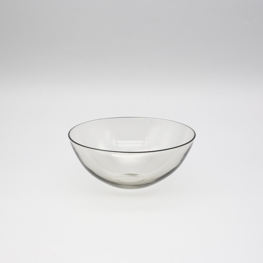 WASHIZUKA GLASS STUDIO<br />bowl small (smoke)