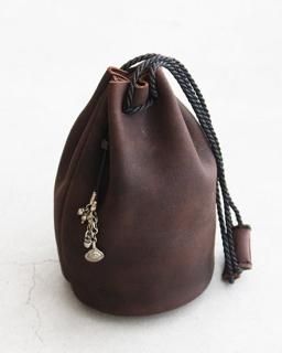 <img class='new_mark_img1' src='https://img.shop-pro.jp/img/new/icons8.gif' style='border:none;display:inline;margin:0px;padding:0px;width:auto;' />TWENTY SEVEN NINE 27/9Yak Leather Drawstring Bag 