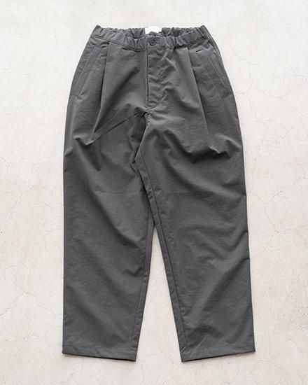STILL BY HAND / スティル バイ ハンド】 Nylon 1Tuck Tapered Trousers