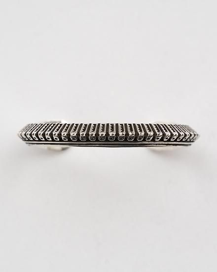Indian Jewelry】Navajo『Lyle Secatero』Triangle Stamp Bangle ①