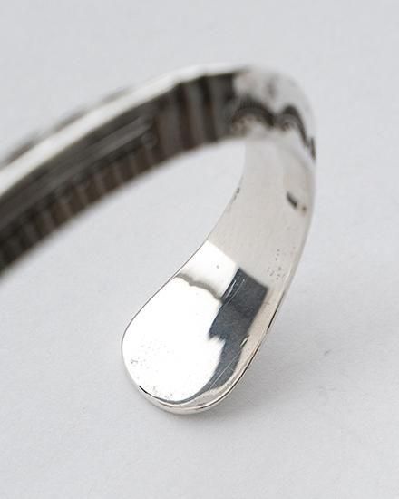 Indian Jewelry】Navajo『Lyle Secatero』Triangle Stamp Bangle ②