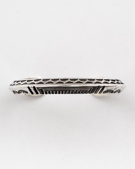Indian Jewelry】Navajo『Lyle Secatero』Triangle Stamp Bangle ②