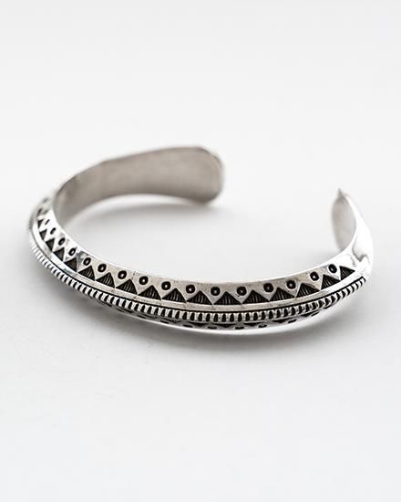 Indian Jewelry】Navajo『Lyle Secatero』Triangle Stamp Bangle ③