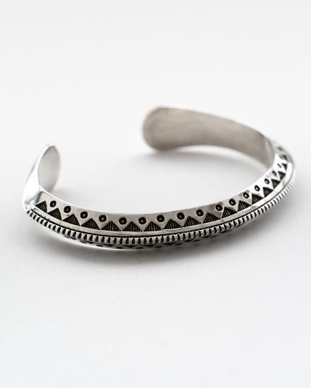 Indian Jewelry】Navajo『Lyle Secatero』Triangle Stamp Bangle ③
