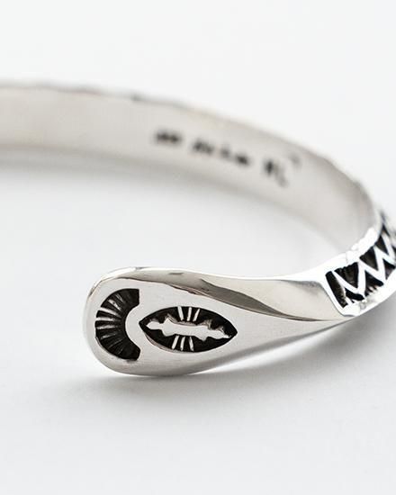 Indian Jewelry】Navajo『Lyle Secatero』Triangle Stamp Bangle ④