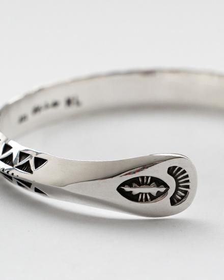 Indian Jewelry】Navajo『Lyle Secatero』Triangle Stamp Bangle ⑤