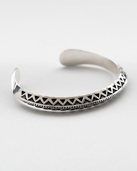 Indian Jewelry】Navajo『Lyle Secatero』Triangle Stamp Bangle ⑤