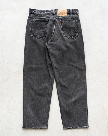 VINTAGE】90-00s Levi's Black 550 ”Cut Off Custom